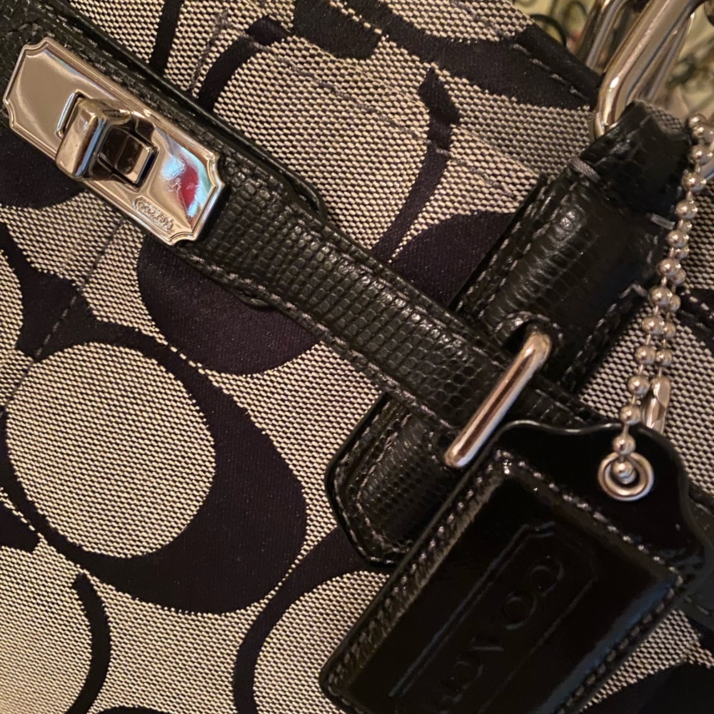Stylish COACH Black and Gray Handbag - Picture 2 of 6